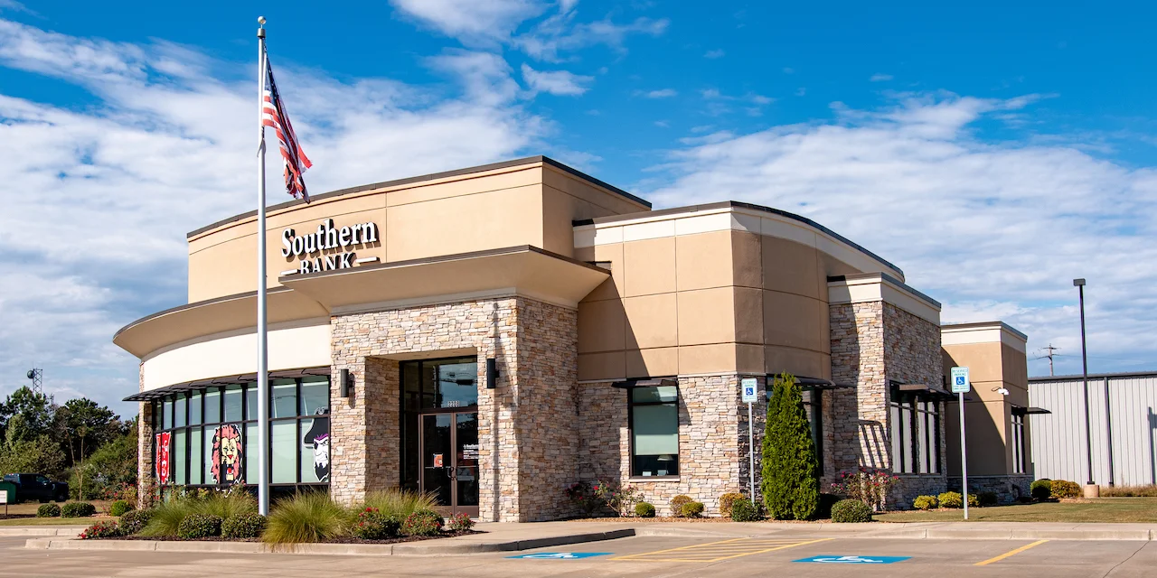 Southern Bank building in Searcy, AR